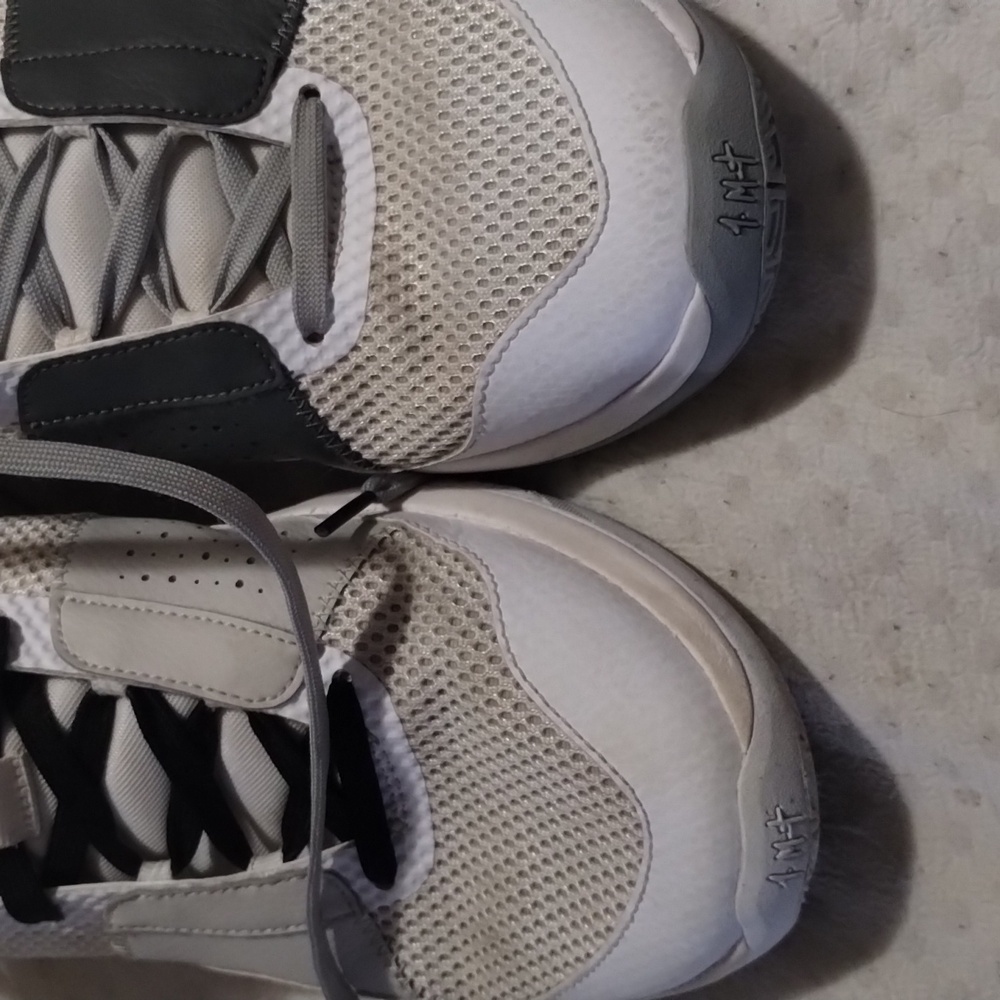 Ja Morant Nike basketball shoes - Picture 7 of 9